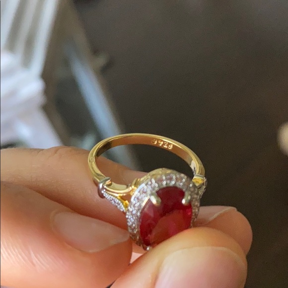 Gorgeous 18k Gold plated oval cut ruby ring - Picture 9 of 9